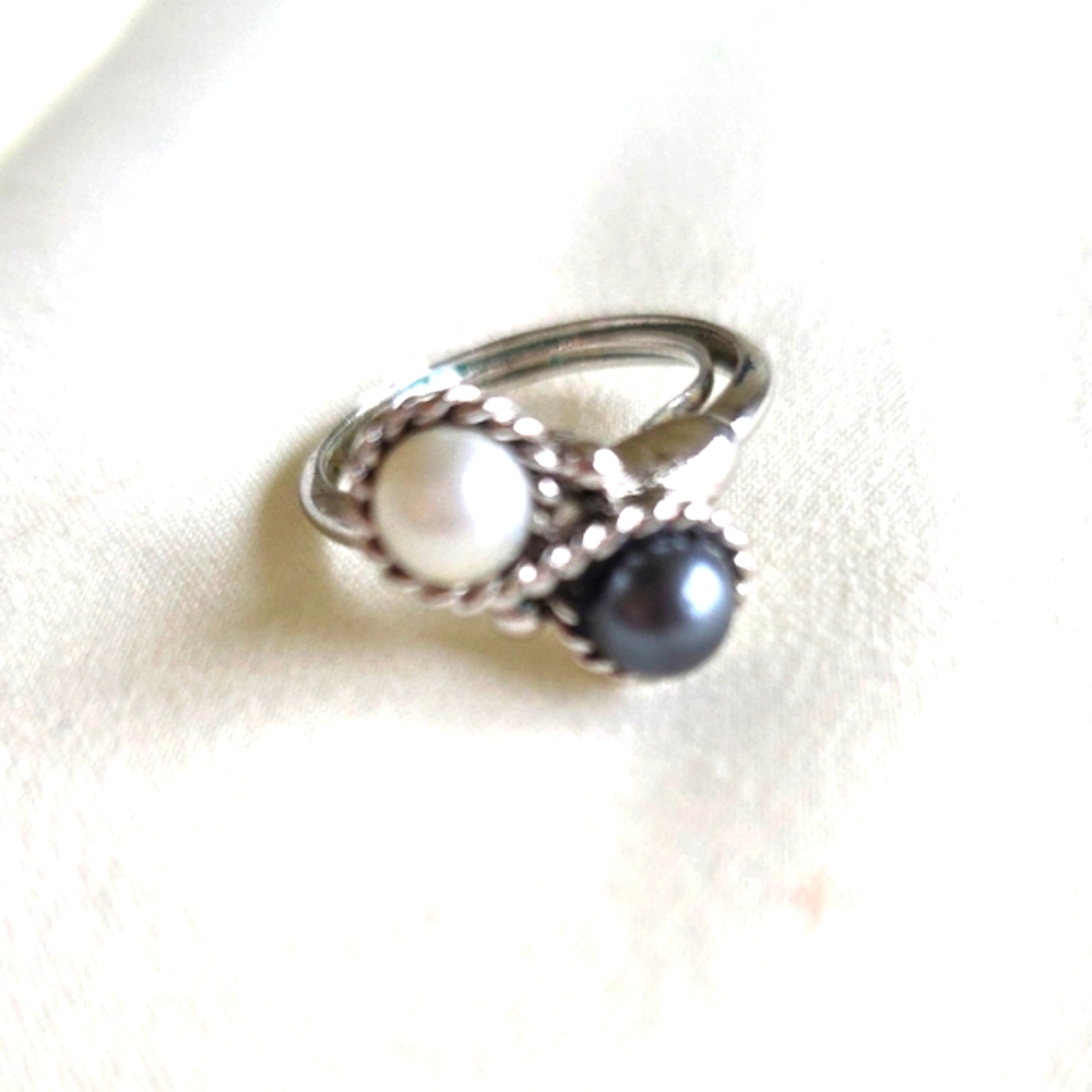 Vintage Avon Eclipse Ring